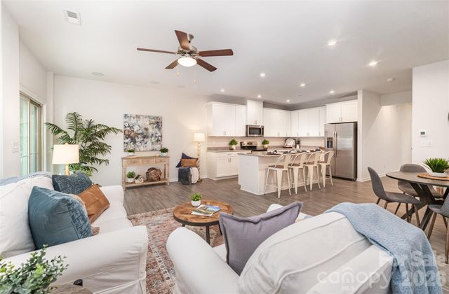 407 Park Meadows Drive, Matthews, NC 28104