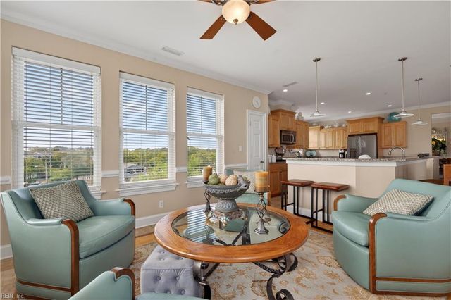 3800 DuPont Cir Unit 302, Virginia Beach, VA 23455