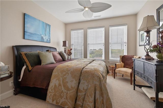 3800 DuPont Cir Unit 302, Virginia Beach, VA 23455