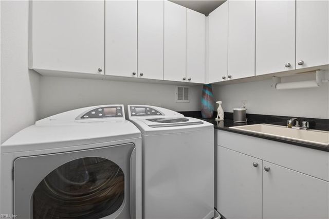 3800 DuPont Cir Unit 302, Virginia Beach, VA 23455