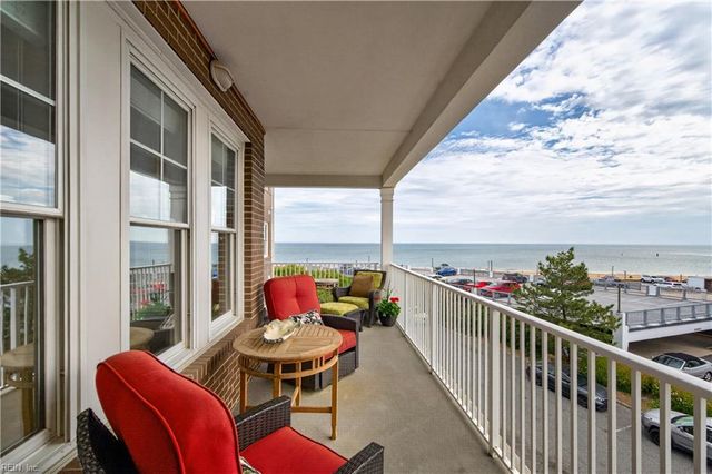 3800 DuPont Cir Unit 302, Virginia Beach, VA 23455