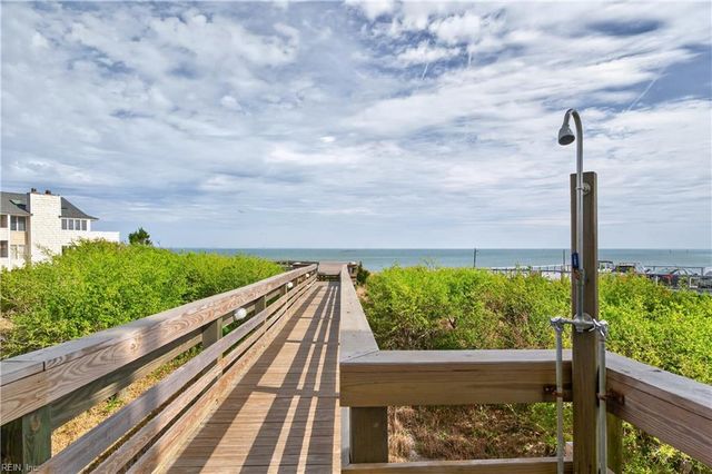 3800 DuPont Cir Unit 302, Virginia Beach, VA 23455