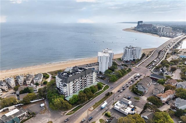 3800 DuPont Cir Unit 302, Virginia Beach, VA 23455