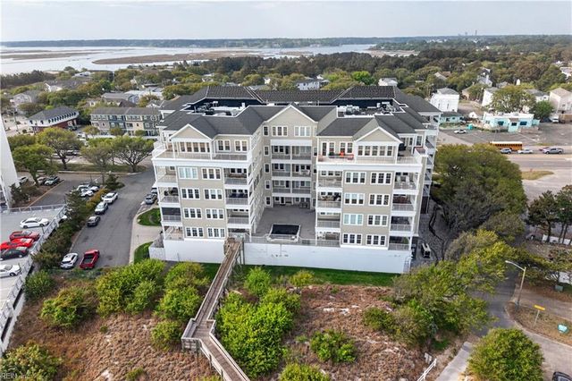 3800 DuPont Cir Unit 302, Virginia Beach, VA 23455