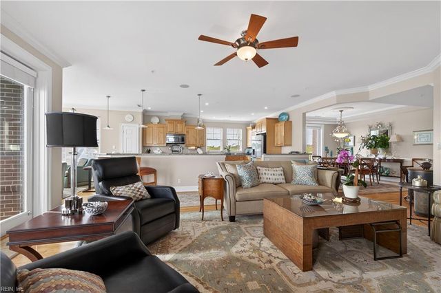 3800 DuPont Cir Unit 302, Virginia Beach, VA 23455