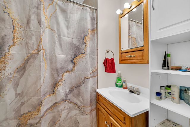 1238 Wauponsee Street, Morris, IL 60450