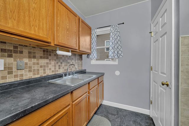 1238 Wauponsee Street, Morris, IL 60450