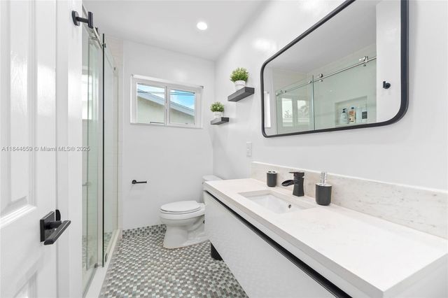 817 NW 30th St, Wilton Manors, FL 33311