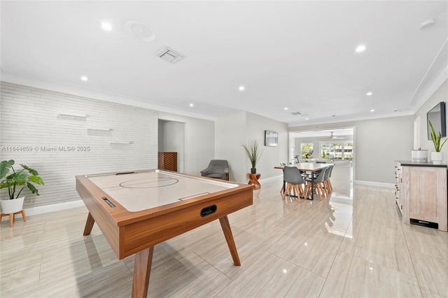 817 NW 30th St, Wilton Manors, FL 33311
