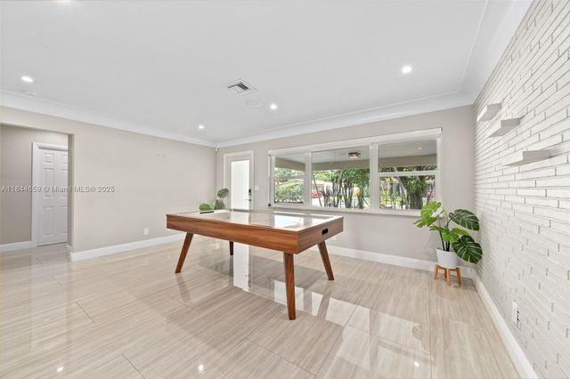 817 NW 30th St, Wilton Manors, FL 33311