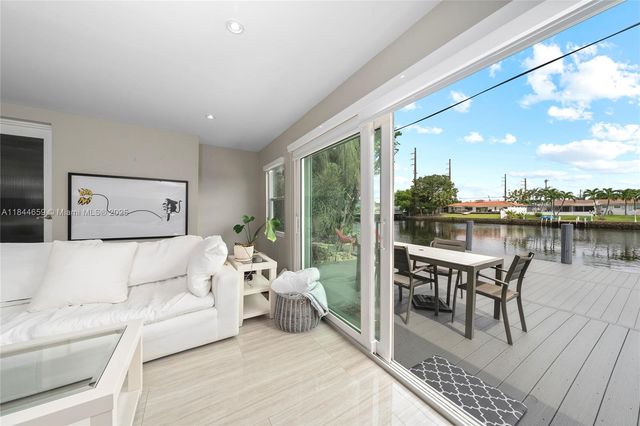 817 NW 30th St, Wilton Manors, FL 33311