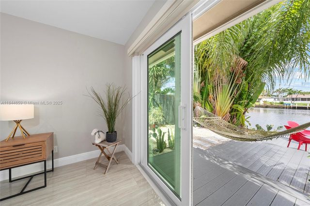 817 NW 30th St, Wilton Manors, FL 33311