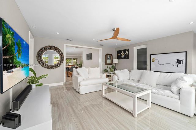 817 NW 30th St, Wilton Manors, FL 33311