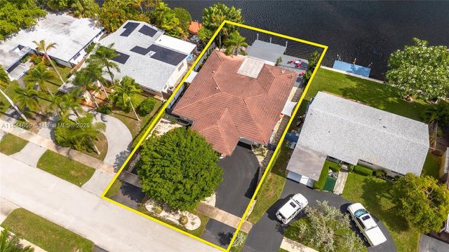 817 NW 30th St, Wilton Manors, FL 33311