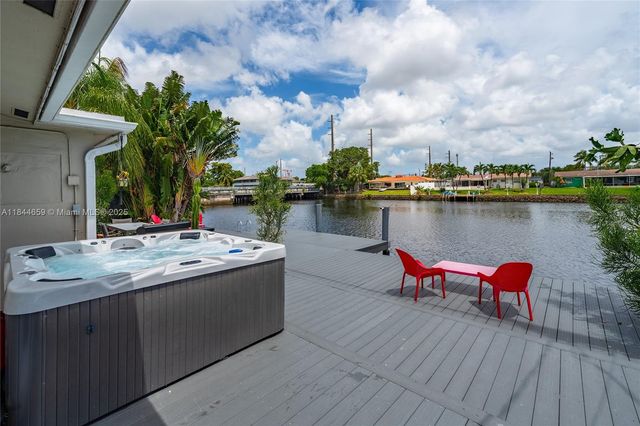 817 NW 30th St, Wilton Manors, FL 33311