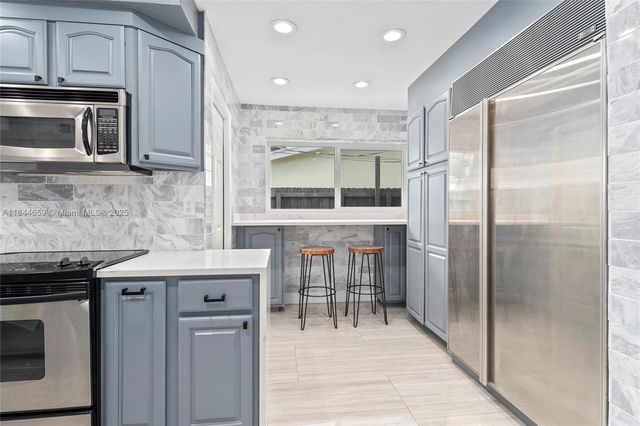 817 NW 30th St, Wilton Manors, FL 33311