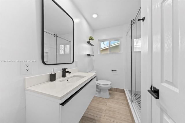 817 NW 30th St, Wilton Manors, FL 33311