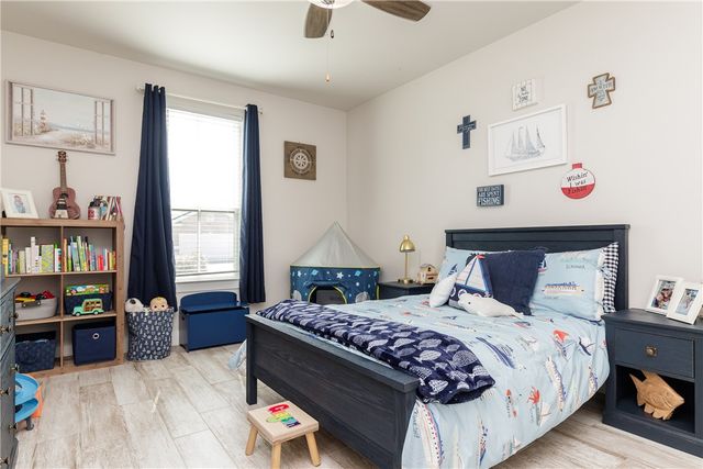 13838 Halyard Dr, Corpus Christi, TX 78418
