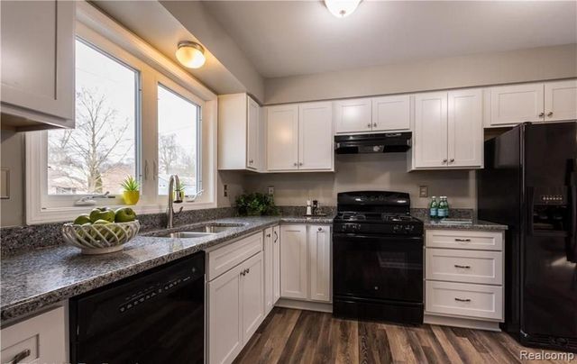 185 Fraser Street, Rochester, MI 48307