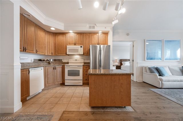 2825 Palm Beach BLVD 618, Fort Myers, FL 33916