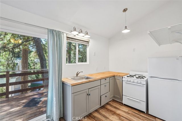21461 Crest Forest, Cedarpines Park, CA 92322
