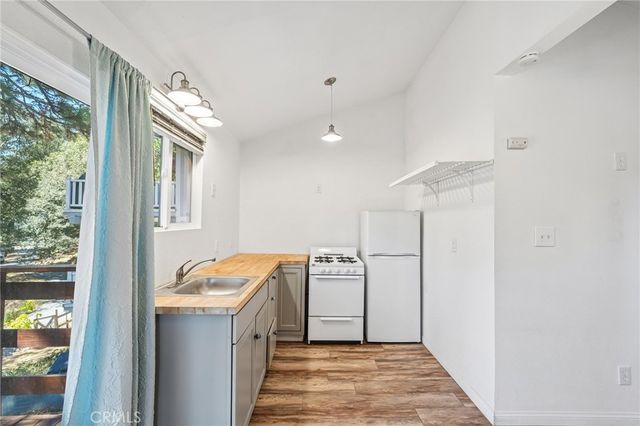 21461 Crest Forest, Cedarpines Park, CA 92322