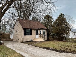 1432 Hazel Avenue, Madison, OH 44057