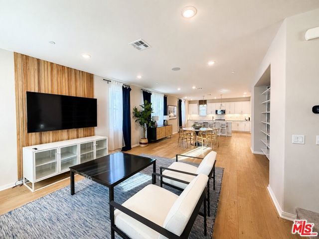 751 Daniel Freeman Circle, Inglewood, CA 90301