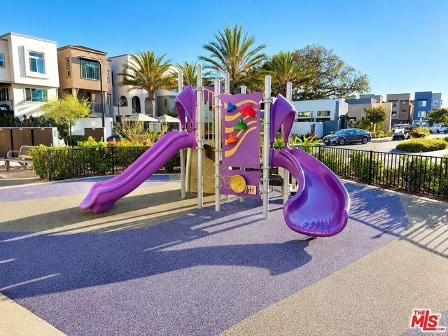 751 Daniel Freeman Circle, Inglewood, CA 90301