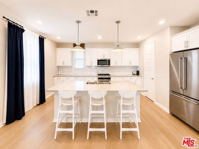 751 Daniel Freeman Circle, Inglewood, CA 90301