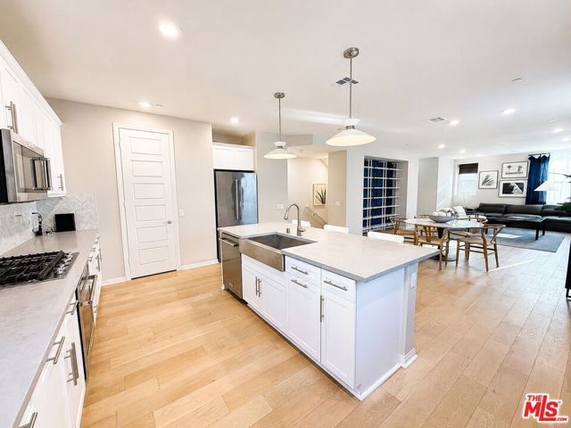 751 Daniel Freeman Circle, Inglewood, CA 90301