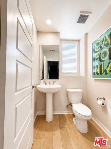 751 Daniel Freeman Circle, Inglewood, CA 90301