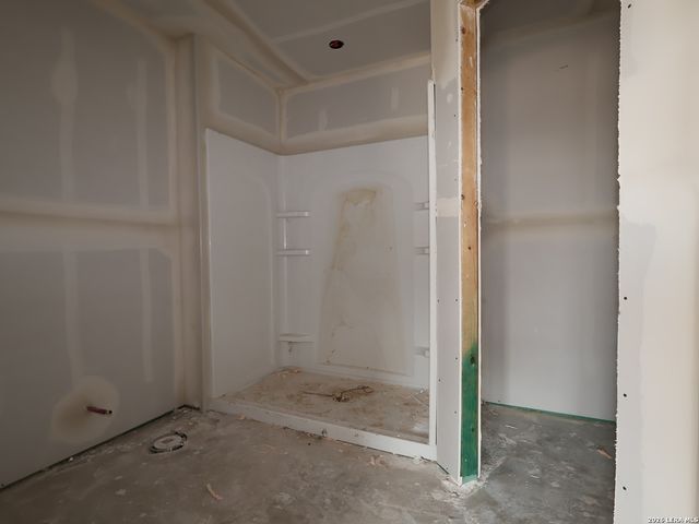 17403 Elder Walnut Drive, Elmendorf, TX 78112