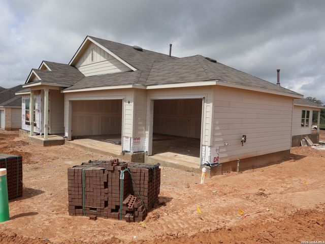 17403 Elder Walnut Drive, Elmendorf, TX 78112