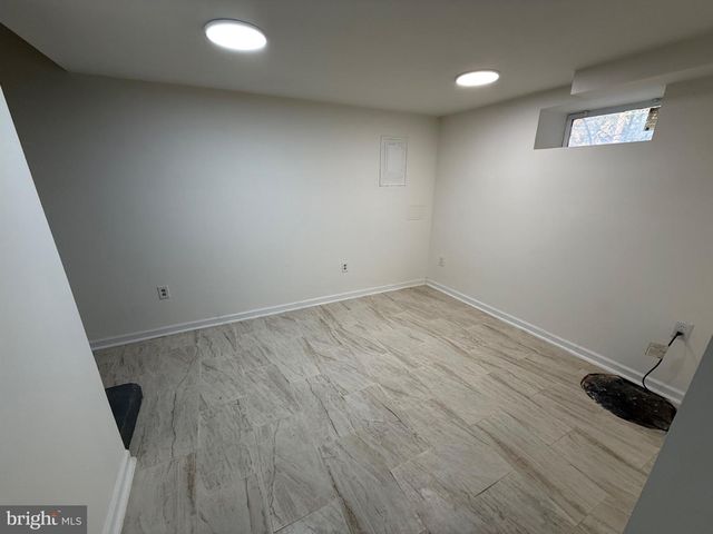 374 CHAPLIN ST SE, Washington, DC 20019