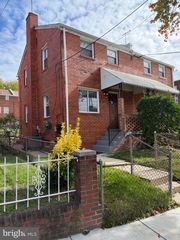 374 CHAPLIN ST SE, Washington, DC 20019