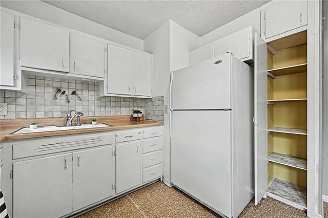 12701 Grandview Road, Grandview, MO 64030