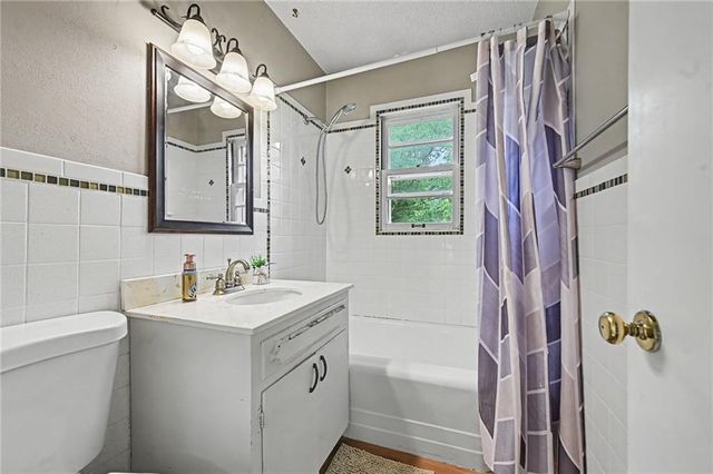 12701 Grandview Road, Grandview, MO 64030