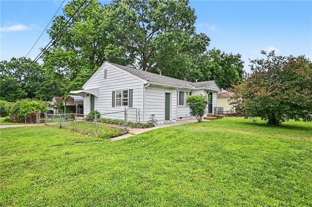 12701 Grandview Road, Grandview, MO 64030