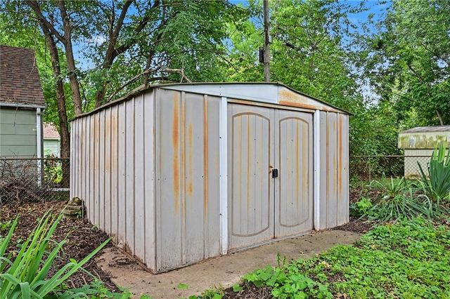 12701 Grandview Road, Grandview, MO 64030