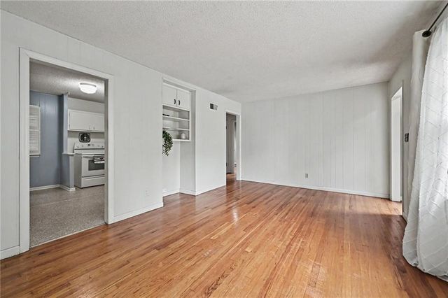 12701 Grandview Road, Grandview, MO 64030