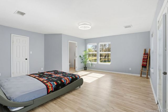 100 Meadow Lake, Seguin, TX 78155