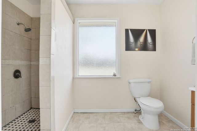 100 Meadow Lake, Seguin, TX 78155