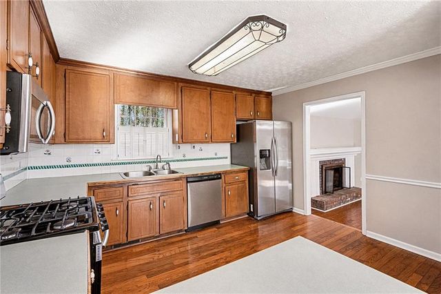 612 The General Avenue, Woodstock, GA 30189