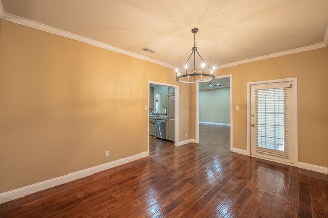 816 S Havenwood Lane, Fort Worth, TX 76112
