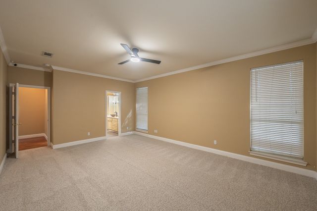 816 S Havenwood Lane, Fort Worth, TX 76112