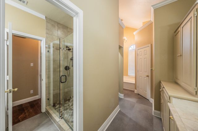 816 S Havenwood Lane, Fort Worth, TX 76112