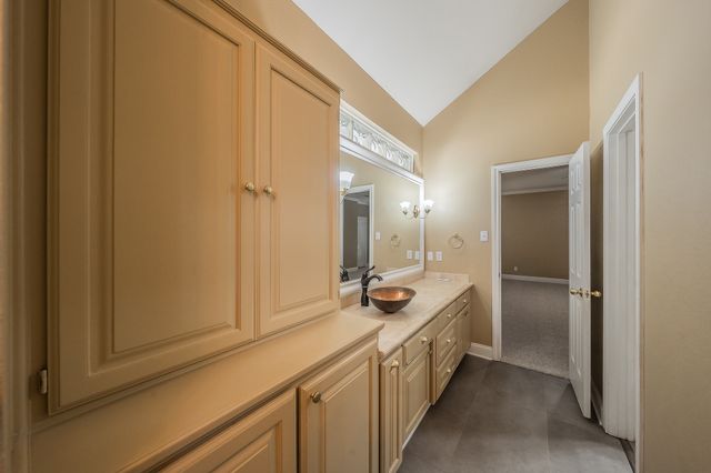 816 S Havenwood Lane, Fort Worth, TX 76112