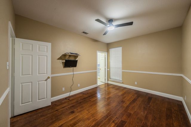816 S Havenwood Lane, Fort Worth, TX 76112