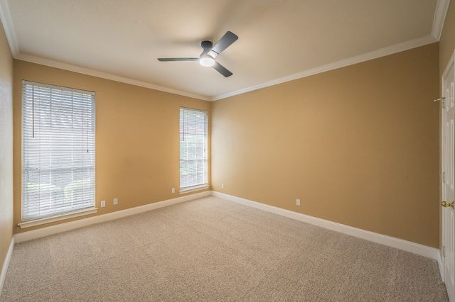 816 S Havenwood Lane, Fort Worth, TX 76112